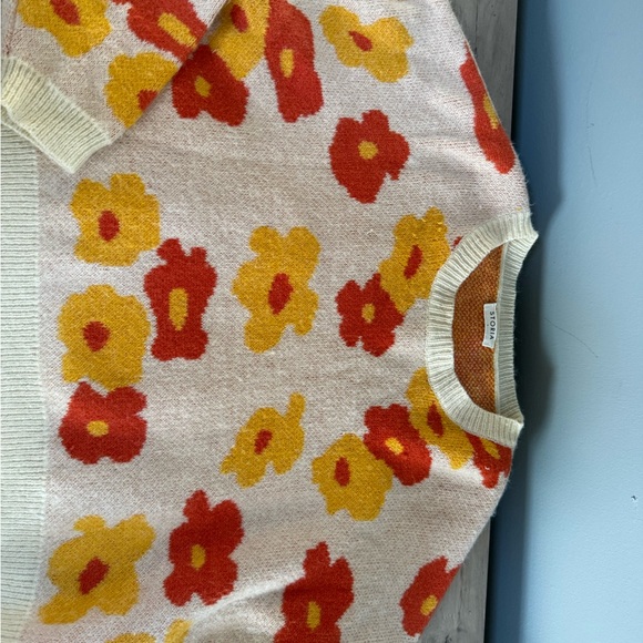 Storia White Sweater with Orange and Pink Floral Design - Picture 6 of 9